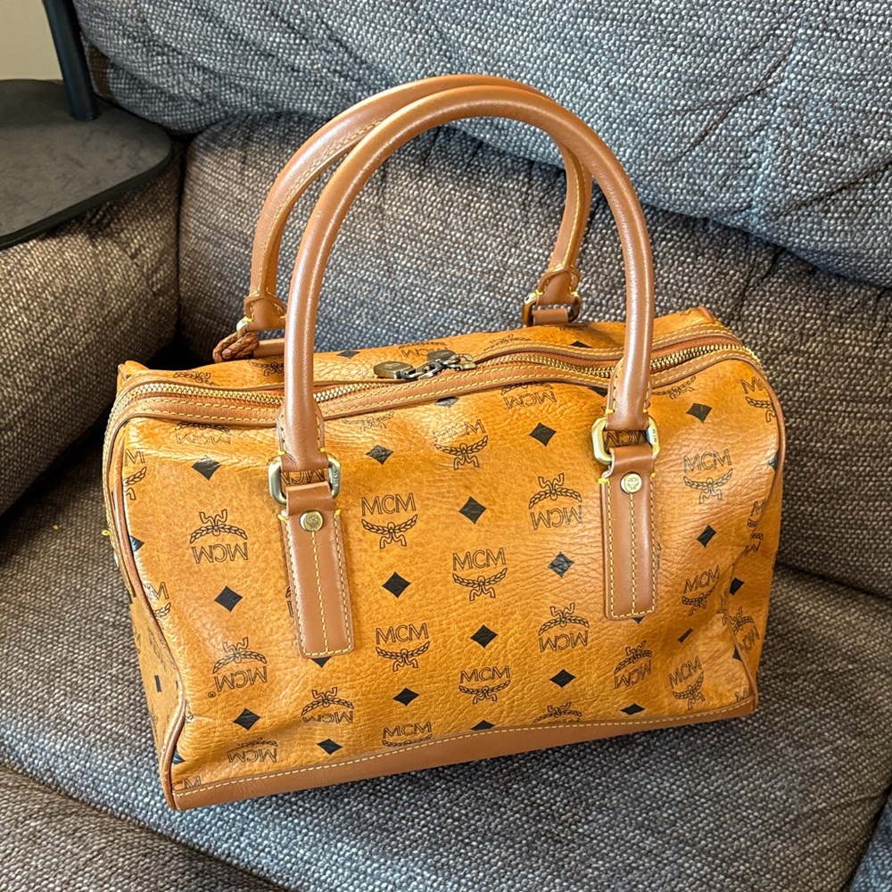 MCM Visetos Cognac Boston Bag with Princess Lion Charms - Picture 3 of 15